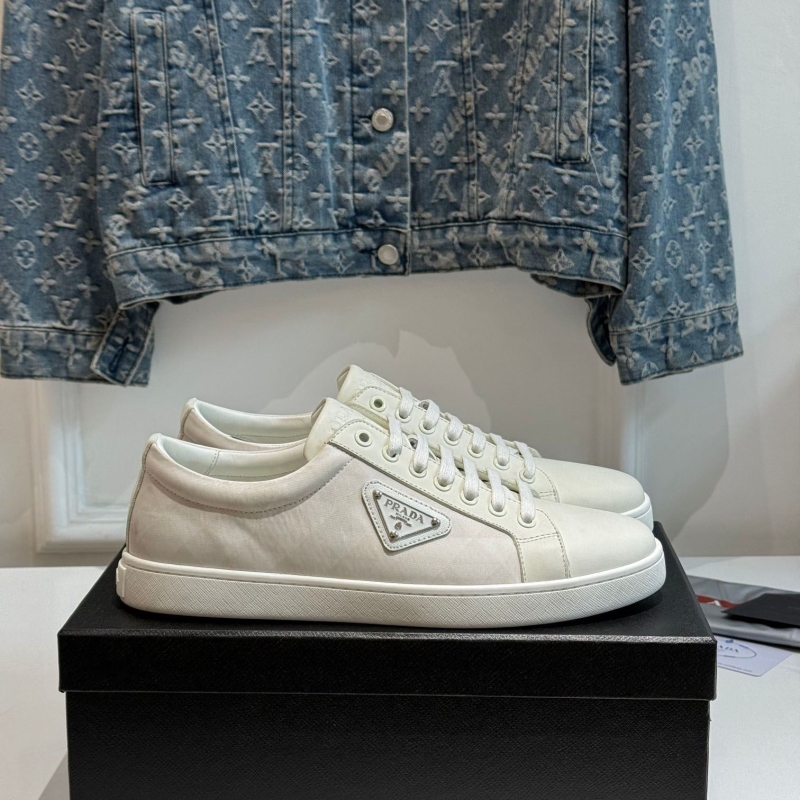 Pra*a casual shoes
